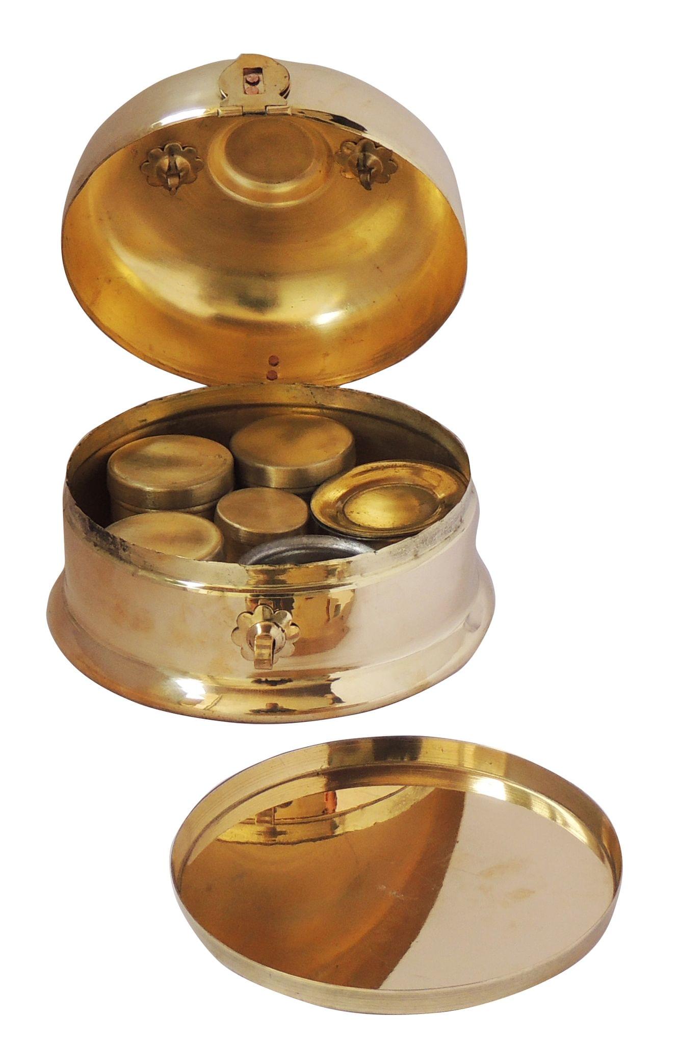 Traditional Brass Pan Dan – Handcrafted Betel Leaf Box for Classic Home Decor
